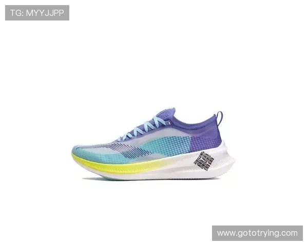 碳板跑鞋革新跑步体验提升运动表现的科技利器 - 副本 (2) 碳板跑鞋革新跑步体验提升运动表现的科技利器 - 副本 (2)