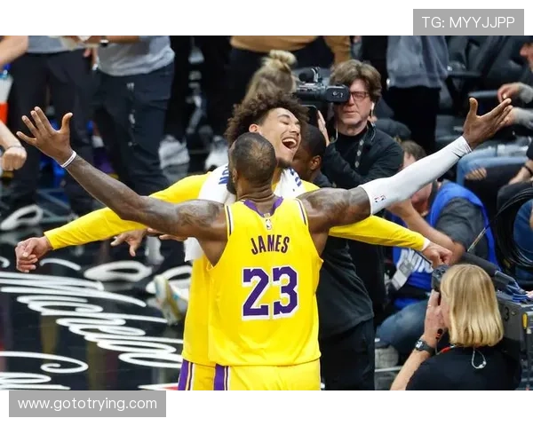 篮球数据全解析：赛季数据趋势、球员表现与战术分析一网打尽