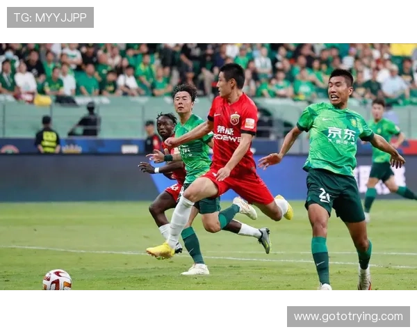 中超最新转会风云引爆球迷热议各队备战新赛季策略解析 - 副本 (3)